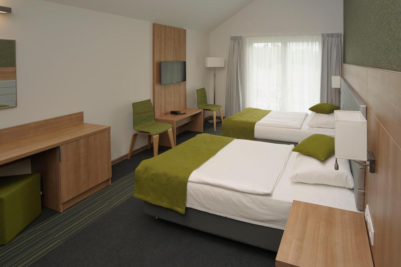 Kalinowe Pola Golf Village Niesulice Ngoại thất bức ảnh