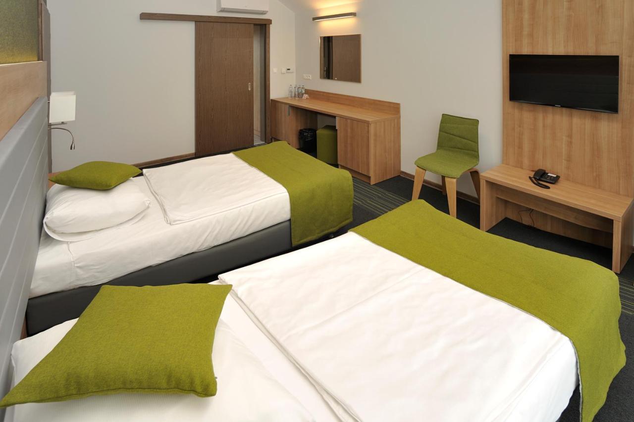 Kalinowe Pola Golf Village Niesulice Ngoại thất bức ảnh